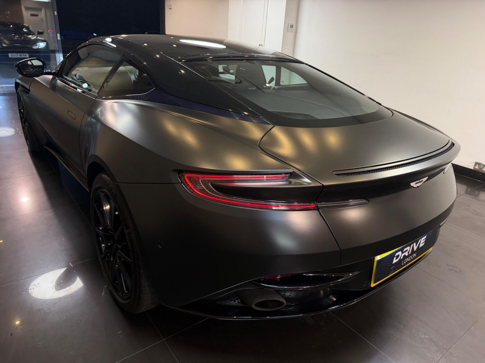 Aston Martin DB11